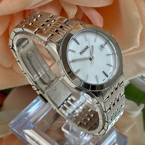Pulsar by Seiko Classic Ladies Mother of Pearl Dial Watch - Picture 4 of 14